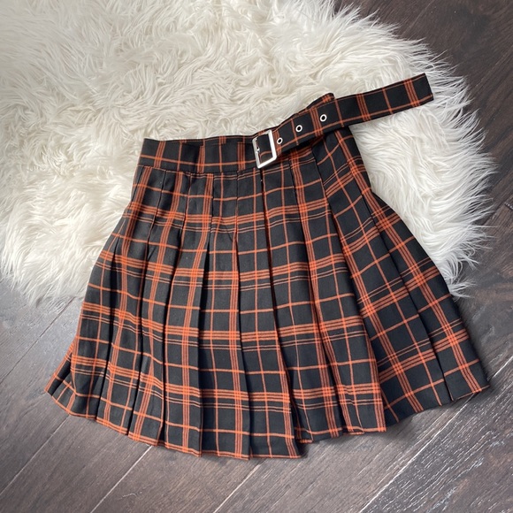 H&M pleated orange and black tartan wrap mini skirt New never worn. Latest trend - Picture 2 of 5